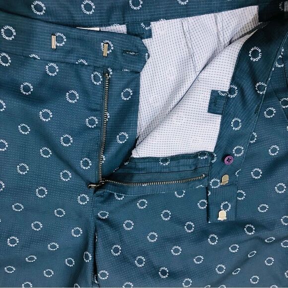 Under Armour  Heat Gear All Over Logo Print Flat Front Men’s Shorts Sz L - Picture 3 of 9